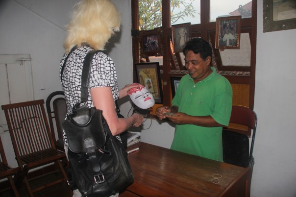 With Ida Bagus Anom, Mas, Bali; Photo:  Donna Tang