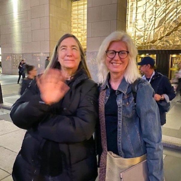Chatting with Jenny Holzer. It looks like she did not want her picture taken, but she was actually waiving. VIGIL: Jenny Holzer and @creativetime
